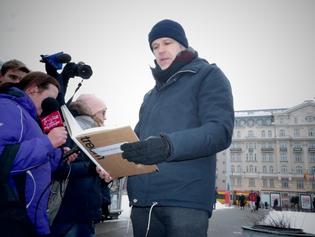 Radosław Pazura czyta książkę Niewidzialni