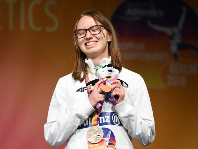 Małgorzata Ignasiak z medalem