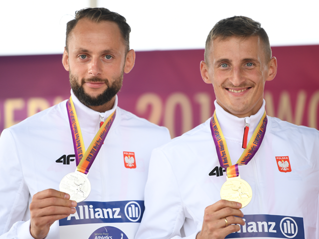 Łukasz Mamczarz i Maciek Lepiato z medalami
