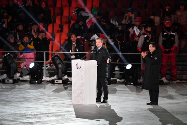 Lee Hee-Beom, przewodniczący Komitetu Organizacyjnego Igrzysk oraz Andrew Parsons, przewodniczący Międzynarodowego Komitetu Paraolimpijskiego podczas przemówienia