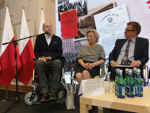 Od lewej: Piotr Pawłowski, prof. Danuta Koradecka, dr hab. Mirosław Grewiński