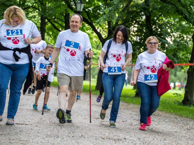 osoby maszerujące w wydarzeniu Zmobilizowani SM