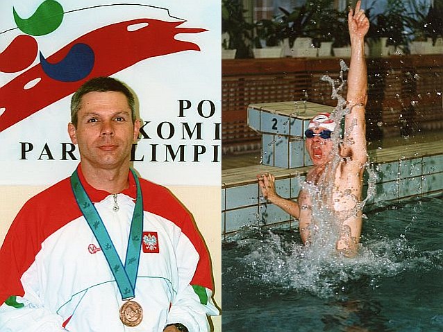 Dwa zdjęcia. Na pierwszym Arkadiusz Pawłowski w dresie reprezentacji z medalem na szyi, na drugim ten sam człowiek w basenie unosi rękę w geście triumfu