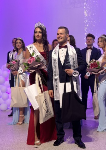 Julia Wróblewska i Krzysztof Steckiewicz - Miss i Mister Deaf Poland. 