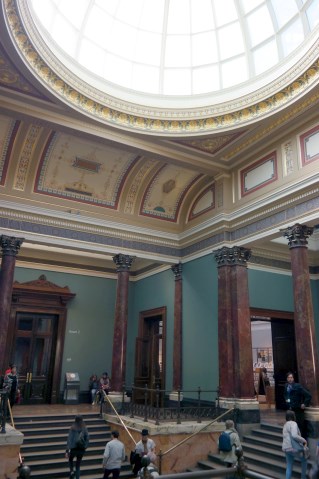 oszklone sklepienie holu w National Gallery