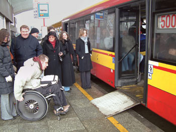 zdjęcie: podjazd do autobusu