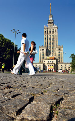 zdjęcie: kostka brukowa przed Pałacek Kultury w Warszawie