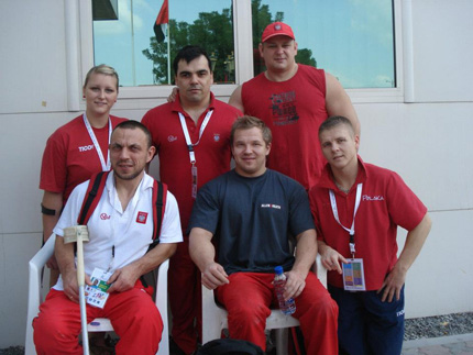 Na zdjęciu: Reprezentanci Polski w podnoszeniu ciężarów na World Games wraz z trenerami