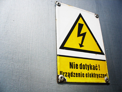 Znak ostrzegawczy: Nie dotykać, urządzenie elektryczne